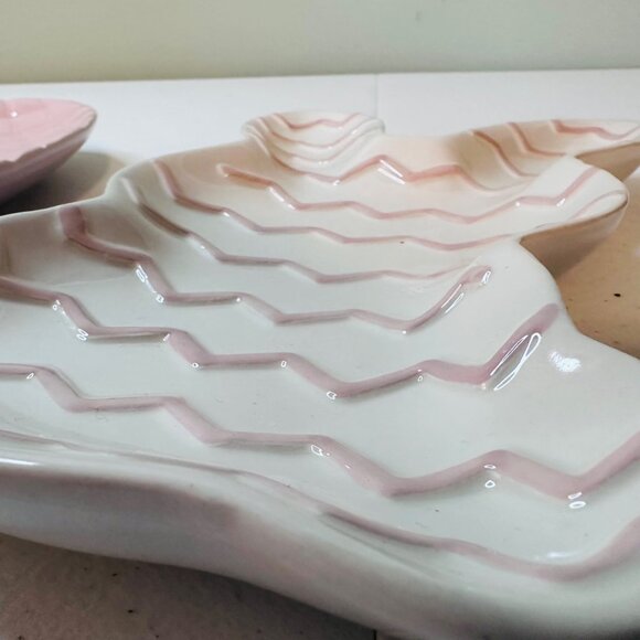 Set of Easter plates serving dishes pink and white Easter bunny Easter Egg decor - Picture 6 of 11